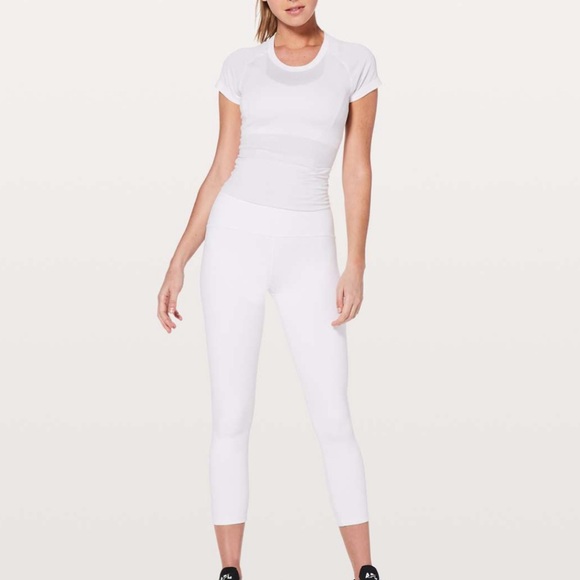 Lululemon White Leggings Train Times 7/8 Pant Size 6 with small hole - Picture 5 of 16